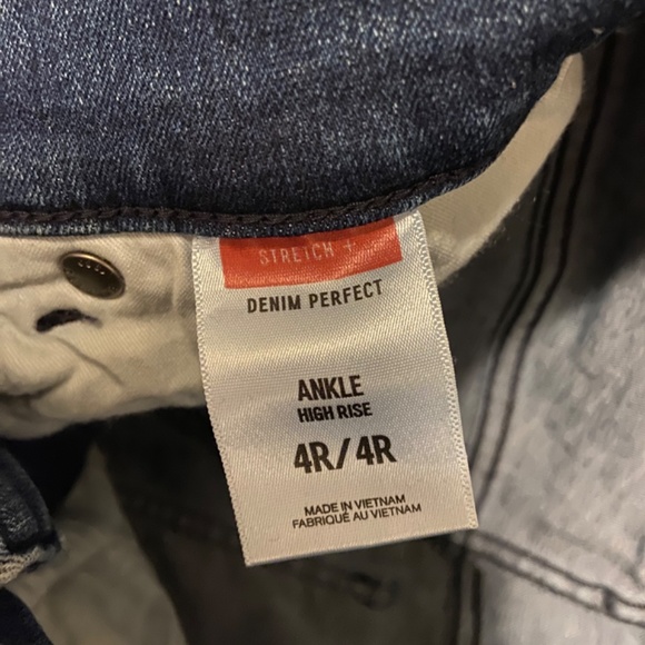 Express Denim Perfect Stretch Ankle High Rise Jeans - Picture 4 of 4